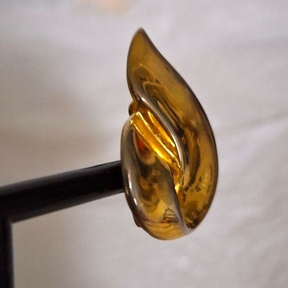 Women's Vintage Clip On Earrings Mid-Century Modern Gold Tone Wavy Swirl - Picture 7 of 9